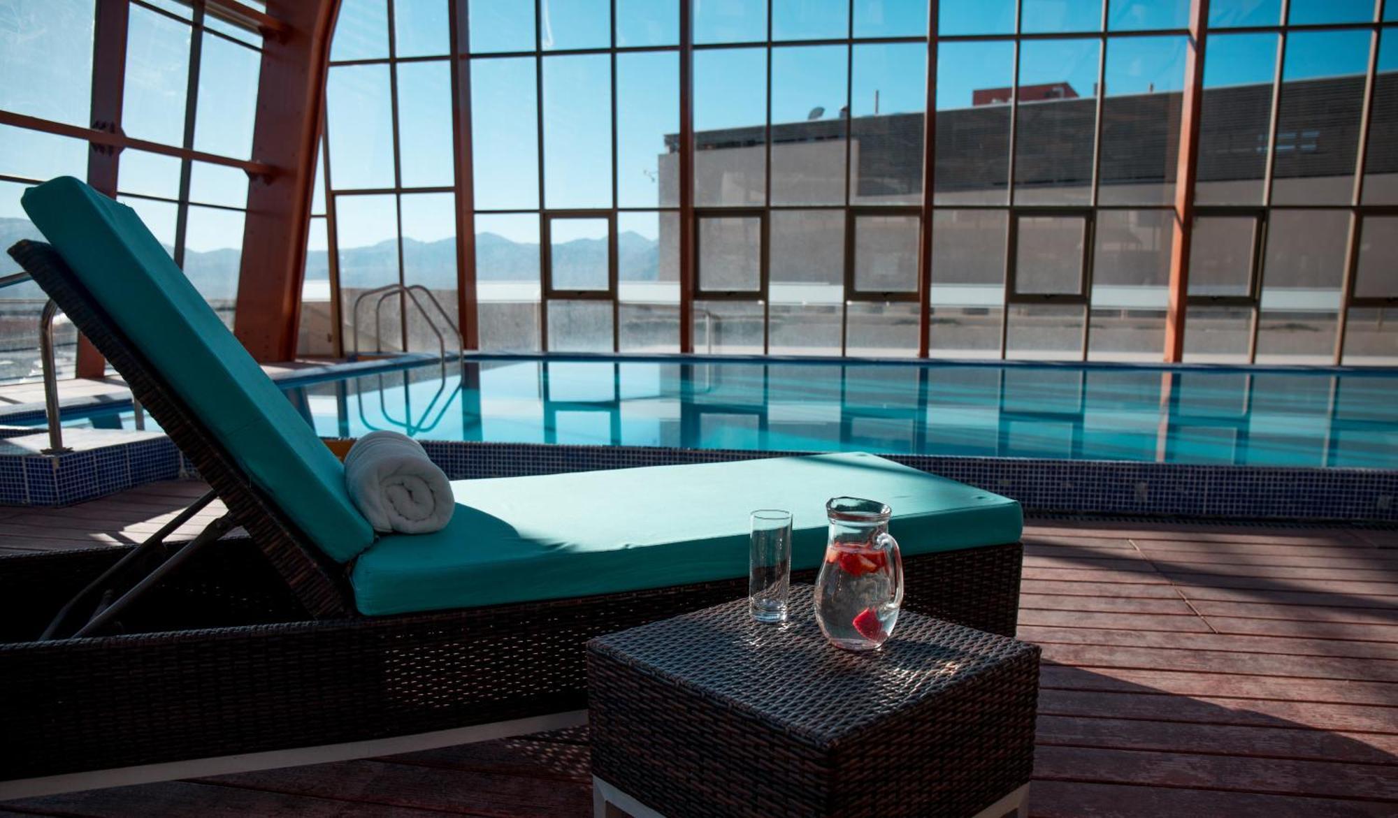 Mds Hotel Καλάμα Εξωτερικό φωτογραφία The swimming pool at the hotel