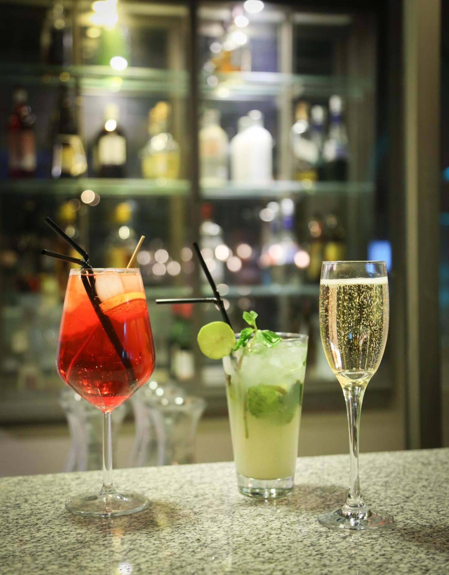 Mds Hotel Καλάμα Εξωτερικό φωτογραφία Cocktails