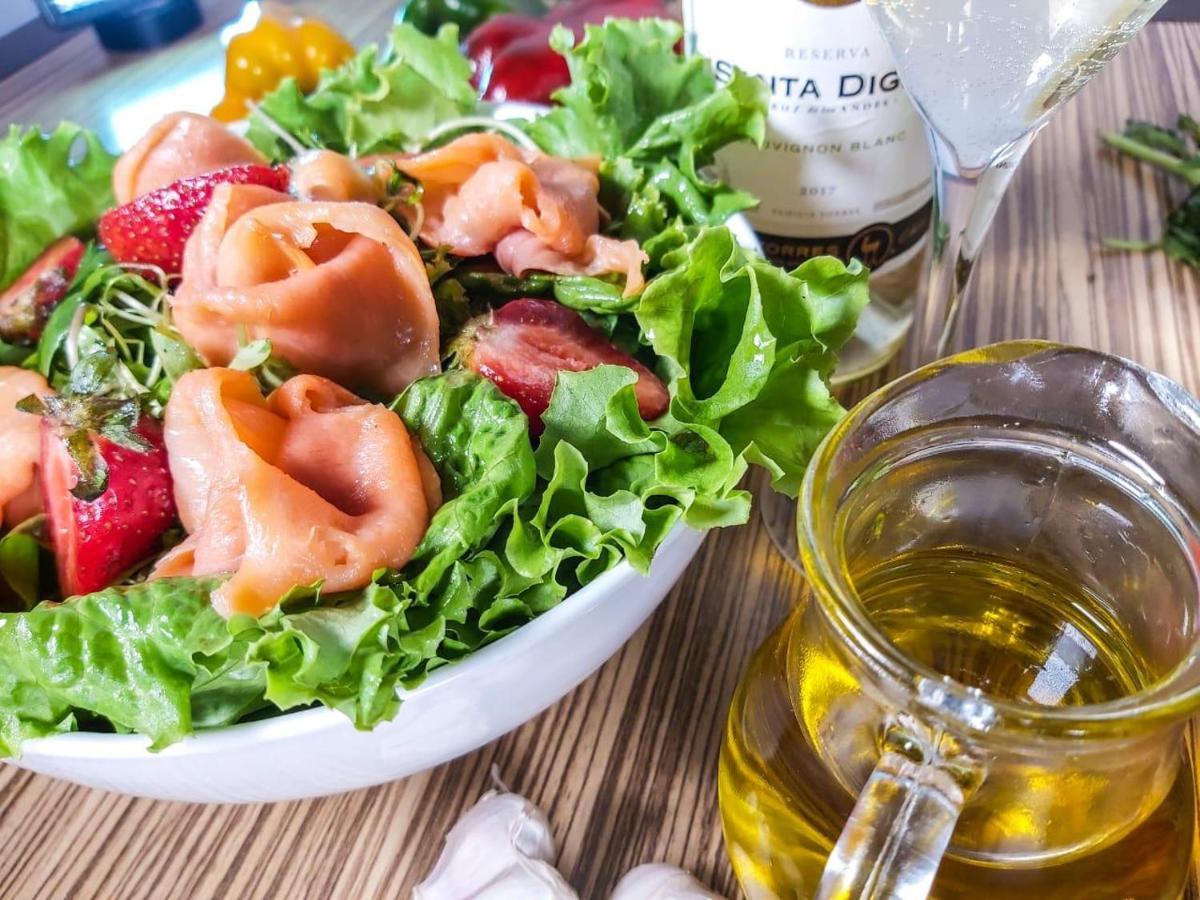 Mds Hotel Καλάμα Εξωτερικό φωτογραφία Salmon salad